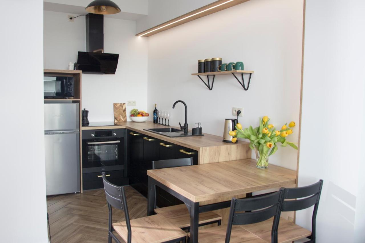 Apartment Spring 57 By Housine Zator